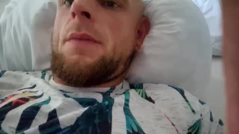 Snapshot of wildmike93 chatting on September 27, 4:05 pm wildmike93 online show from September 27, 4:05 pm