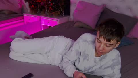 will online show from January 3, 10:19 pm