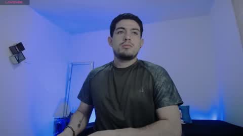 william_steel_ online show from April 19, 1:43 pm