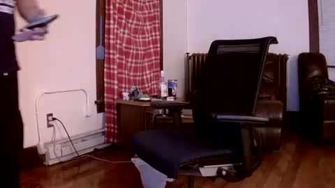 Snapshot of willydogg83 chatting on October 26, 6:15 am willydogg83 online show from October 26, 6:15 am