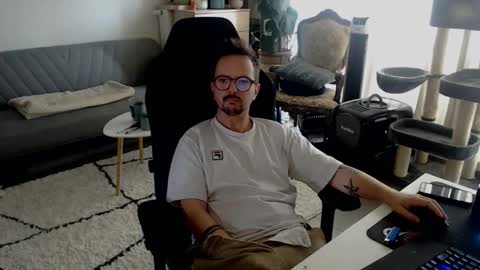 cream36 online show from October 12, 12:10 pm