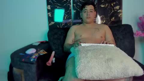 winy_hot online show from March 4, 6:48 pm