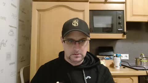 Snapshot of wirzwei8883 chatting on December 16, 7:00 pm Dirty online show from December 16, 7:00 pm