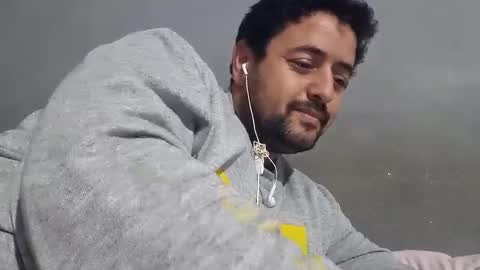 Snapshot of wolfrot chatting on February 4, 10:24 pm wolf boy online show from February 4, 10:24 pm