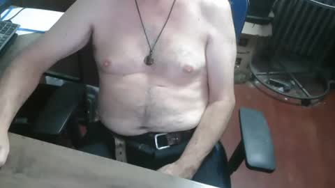 woodworker6473 online show from April 1, 11:46 pm