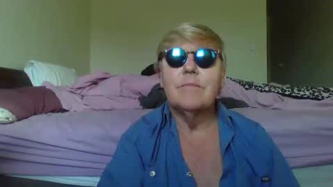 wwwwio online show from February 14, 11:33 pm