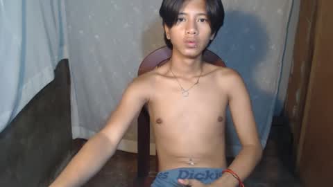 x_lee06 online show from March 3, 1:18 pm