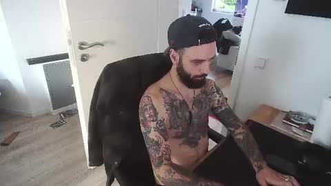 xamrelgneal online show from July 31, 5:33 pm