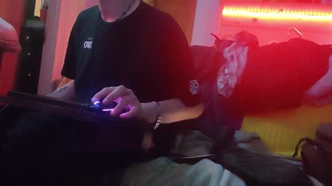 Snapshot of xstay_coldx chatting on February 25, 9:20 am Johnny online show from February 25, 9:20 am