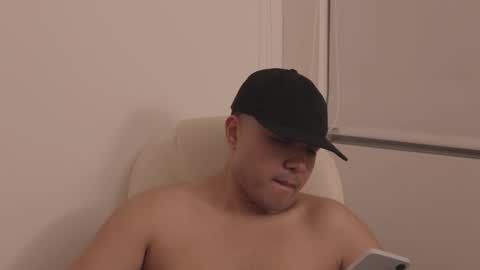 xtiann_ online show from January 19, 2:47 am