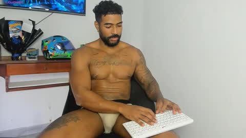 Stipp3r online show from November 9, 1:26 pm