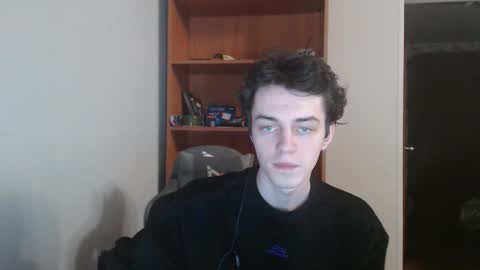 traqqq online show from November 23, 8:20 pm