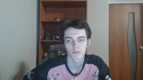 traqqq online show from November 25, 8:22 pm