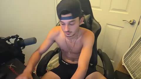 XxDreamBoyxX online show from June 29, 4:51 pm
