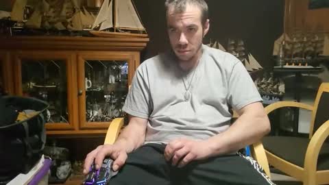 xxScubaStevexx online show from March 8, 7:23 am