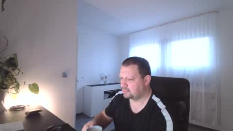 Eddi online show from January 22, 7:57 am