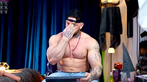     online show from March 6, 7:32 pm