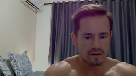 xxxmusclebigcockxxx online show from December 9, 2:02 am