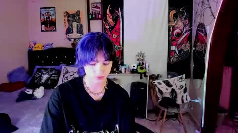 xzerox_ online show from April 10, 9:33 pm