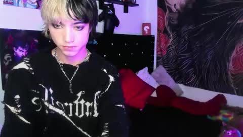 xzerox_ online show from December 18, 10:17 pm