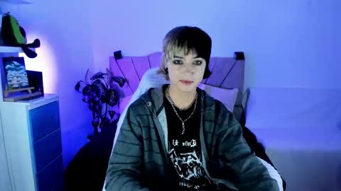 xzerox_ online show from December 1, 3:37 pm