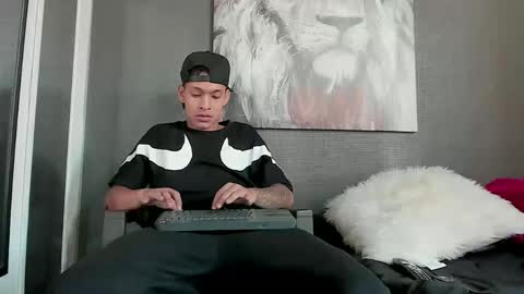 Sr. Y0ung Master online show from January 15, 7:44 pm