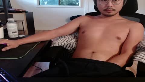 yawnimhorny online show from January 19, 4:12 am