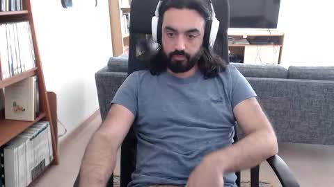 yeeaahoo online show from April 6, 7:20 am