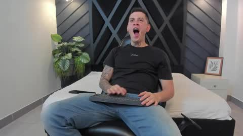 YEIKO ROMERO online show from February 12, 5:26 pm