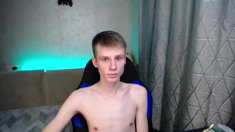 Snapshot of yes_cute_boy_ chatting on February 23, 4:20 pm Eden online show from February 23, 4:20 pm