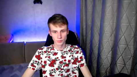 Snapshot of yes_cute_boy_ chatting on March 11, 3:56 pm Eden online show from March 11, 3:56 pm