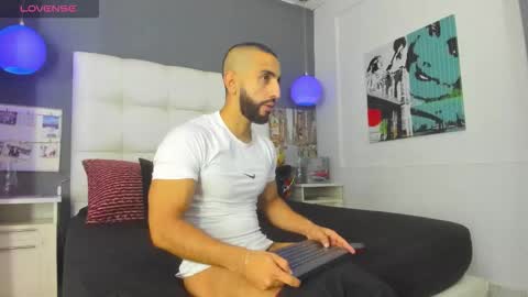 Snapshot of yiyo10_ chatting on October 23, 8:34 pm Yiyo online show from October 23, 8:34 pm