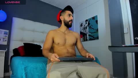 Yiyo online show from February 12, 5:35 am