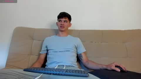 yizus_bonz online show from July 5, 6:59 pm