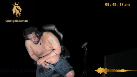 younblaccman6969 online show from December 18, 2:49 pm