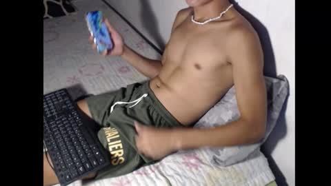 Snapshot of your_cummer chatting on October 20, 7:18 pm your_cummer online show from October 20, 7:18 pm