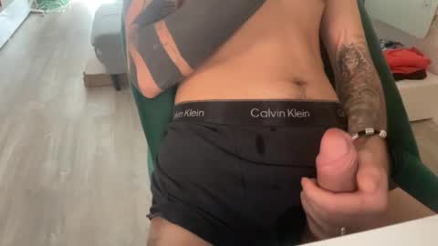 yourboo25 online show from August 9, 2:56 pm