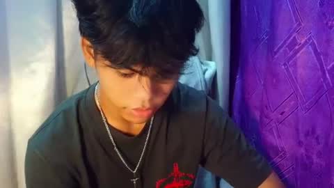 rainy online show from August 3, 11:44 pm