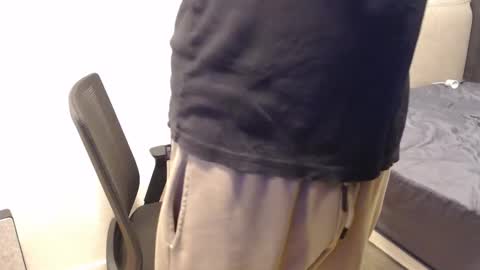 hornyedging online show from April 17, 9:28 pm