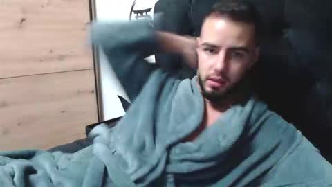 yourfavoritetallboy online show from January 11, 2:43 pm