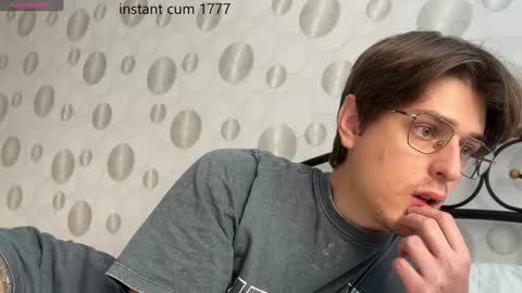 Chris online show from December 3, 8:14 am