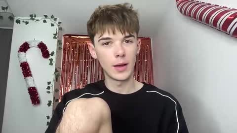 yoursweetyguy online show from February 10, 4:33 pm