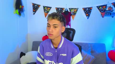 yulian_vasquez online show from October 30, 1:12 pm