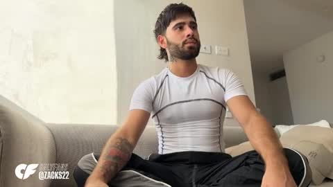 zack_sullivan22 online show from February 2, 9:23 pm