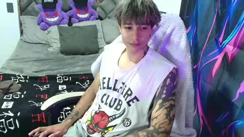 zack online show from April 15, 7:58 pm