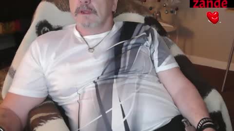 zander007 online show from December 4, 4:36 pm