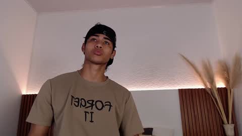 Zander online show from December 14, 1:49 pm