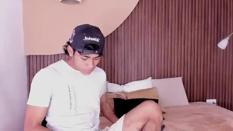 Zander online show from March 9, 2:10 pm