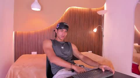 Zander online show from March 7, 2:12 pm