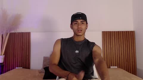 Zander online show from March 12, 1:51 pm